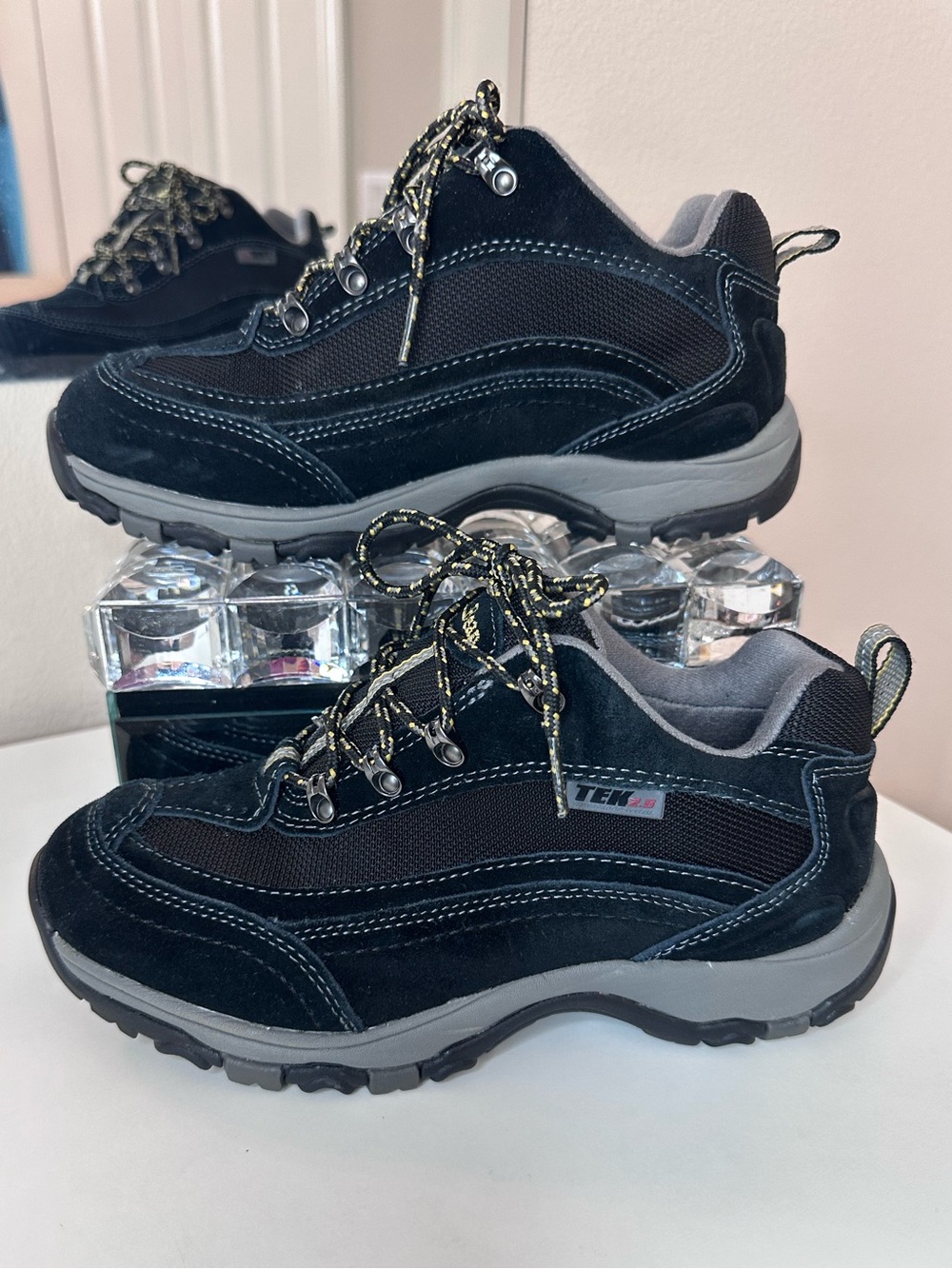 Women’s L.L Bean Tek 2.5 Low-Top Waterproof Black Hiking Shoes - size 6.5